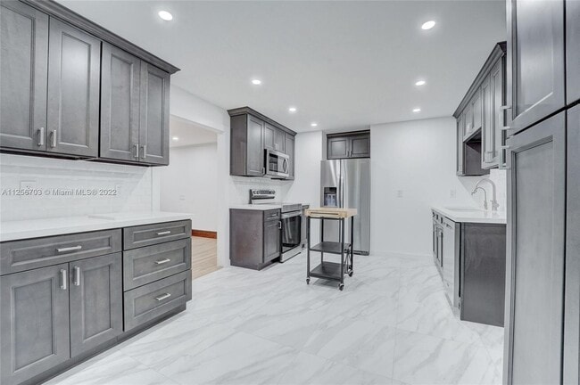 Building Photo - 10650 SW 48th St