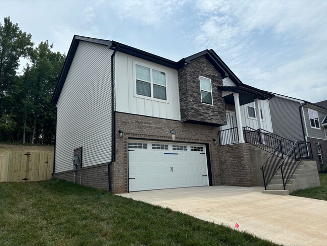 Building Photo - Gorgeous 4bed/3bath New Construction!