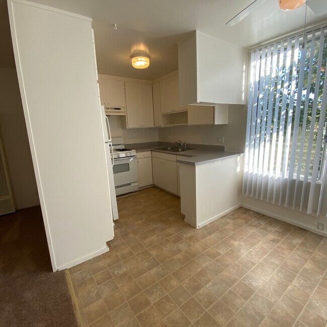 Foto del edificio - 14139 Gilmore St