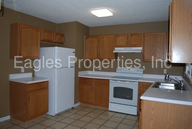 Building Photo - 1310 Ben Brewington Ct