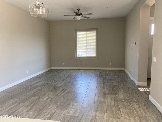 Building Photo - 21065 W Elm Way Ct