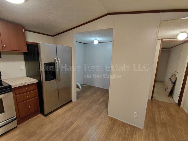 Building Photo - 1691 Zebulon Dr