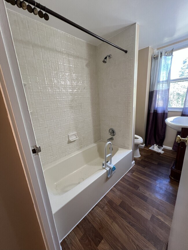 Foto del edificio - 7202 Sindall Rd