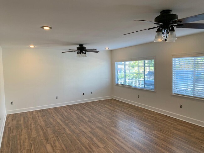 Large bright and light living room - 4570 Onondaga Ave