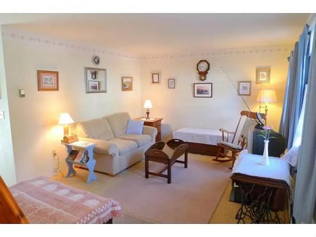 Building Photo - 204 Foxcroft Cir