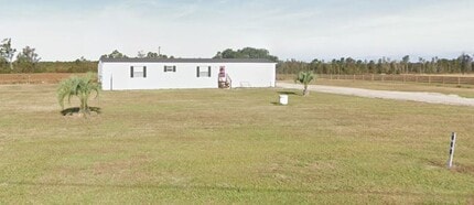 Building Photo - 866 S Creek Rd