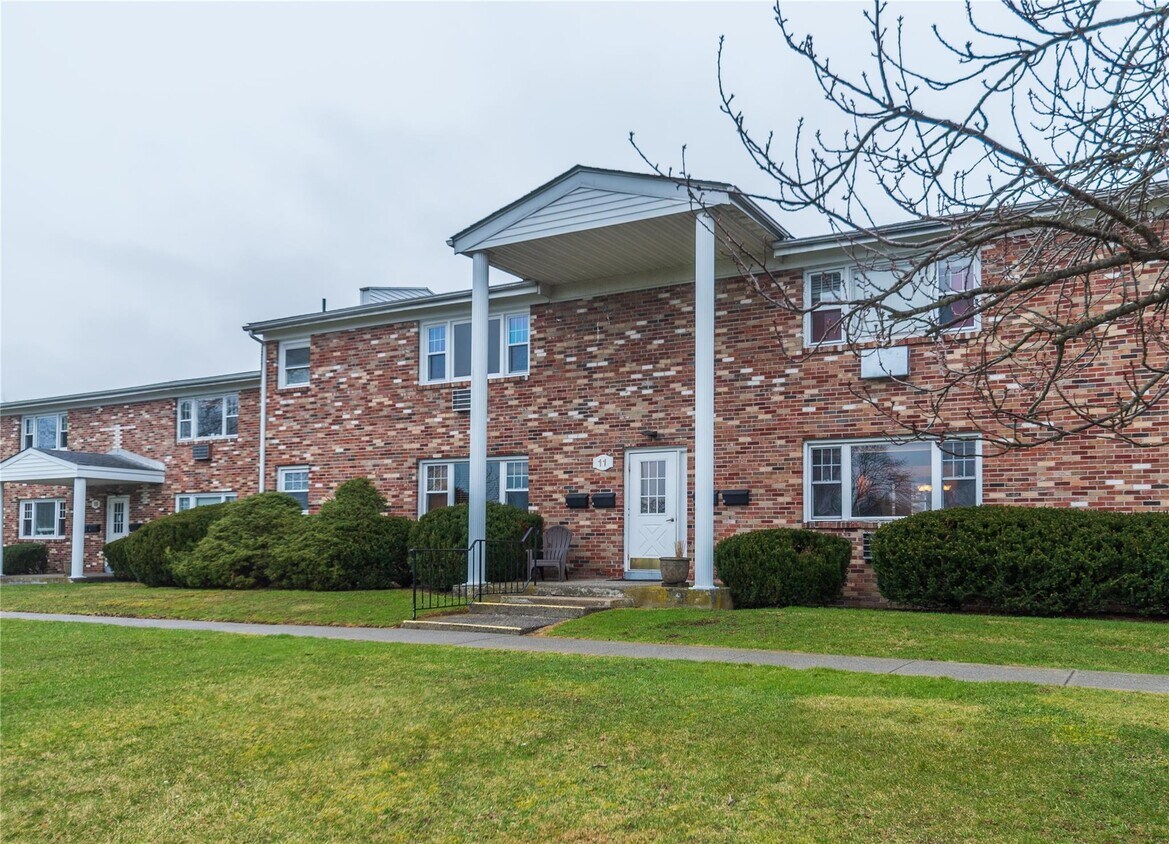Foto principal - 136 N Chestnut St