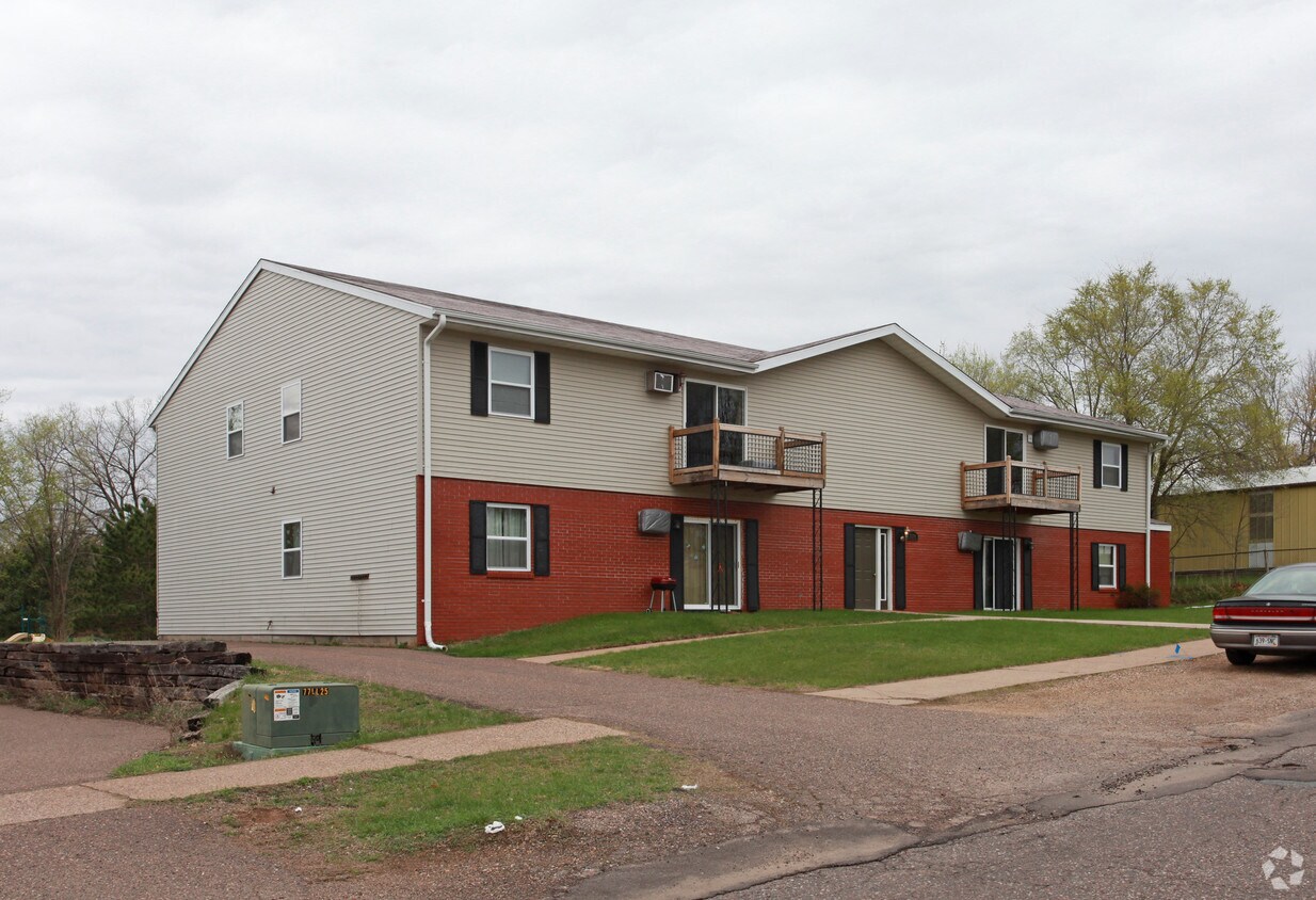 1318 Fairmont Ave, Eau Claire, WI 54703 Apartments Eau Claire, WI