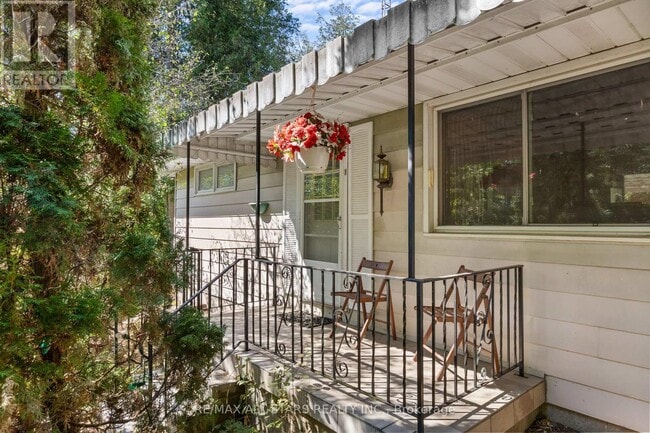 Building Photo - 242 Francis St E