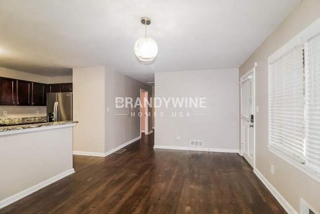 Building Photo - 3292 Westmart Ln