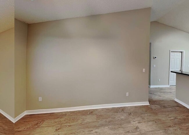 Building Photo - 15584 Moss Hollow Dr