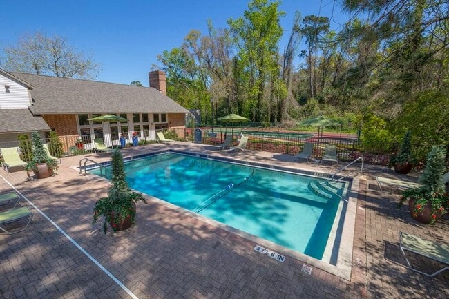 Building Photo - Aspen Run I and II