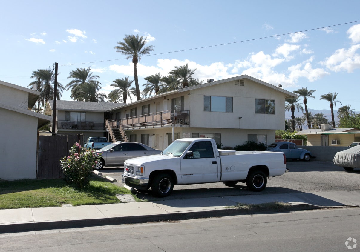 Primary Photo - 82259 Valencia Ave