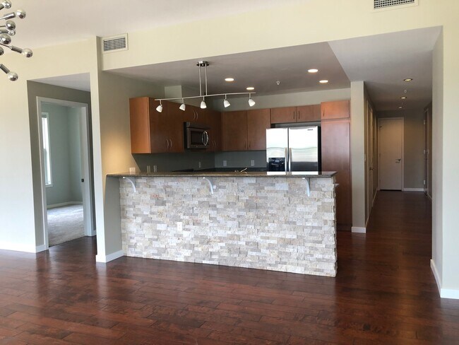 Building Photo - Two Bedroom Condo Available at The Peloton in Boulder