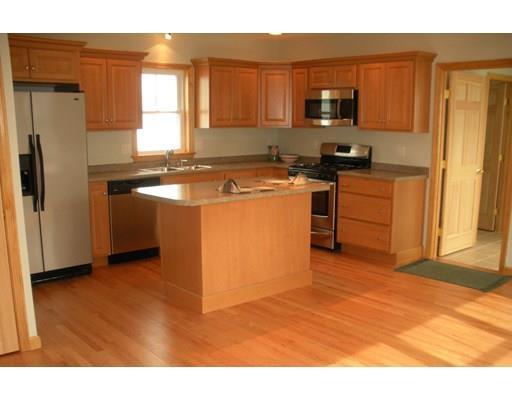 Building Photo - 952 Shirley St