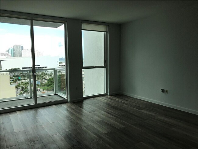 Foto del edificio - 244 Biscayne Blvd