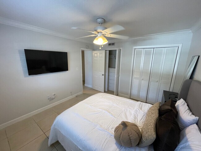 Foto del edificio - 3215 W Swann Ave
