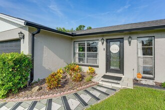 Building Photo - 128 Loredo Ln