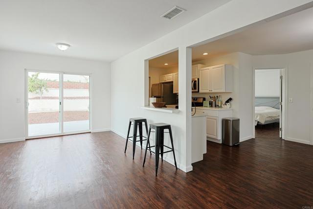 Building Photo - 3772 Clavelita St