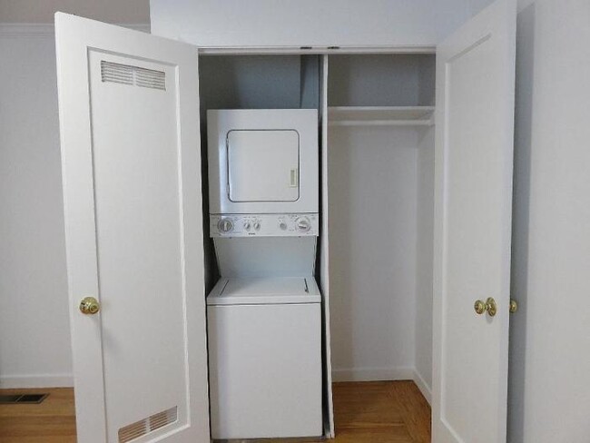 Building Photo - 1 bedroom in San Francisco CA 94123