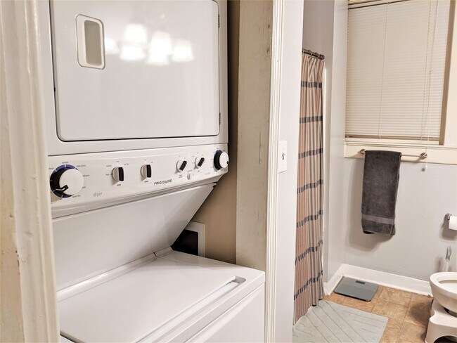 Bathroom - Washer Dryer - 1135 W 41st St