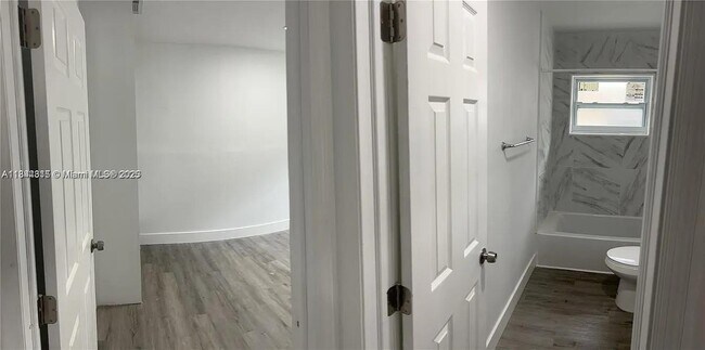 Foto del edificio - 1539 NW 8th Ave