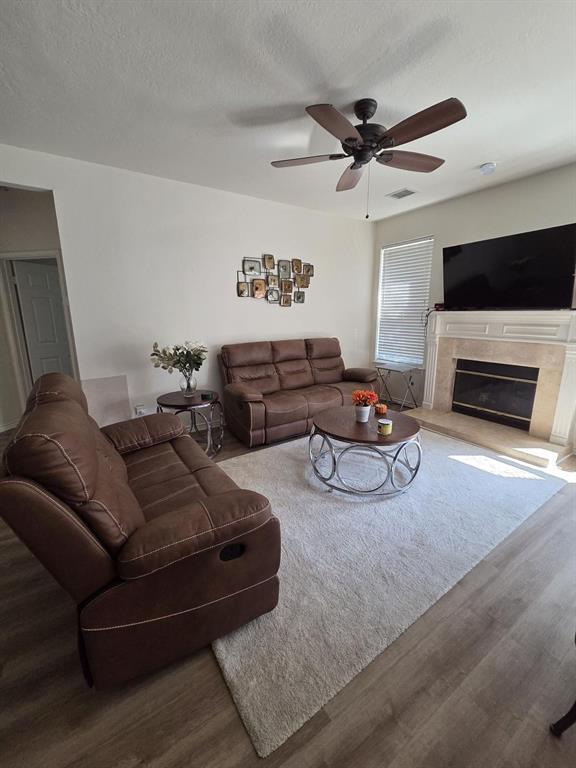 Foto del edificio - 1203 Cardinal Ln