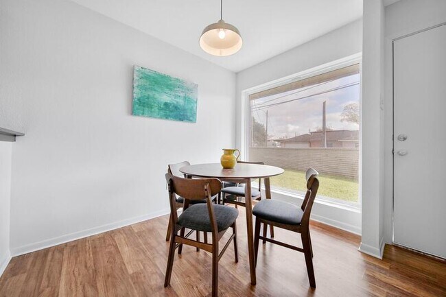 Foto del edificio - 1408 Hughes St