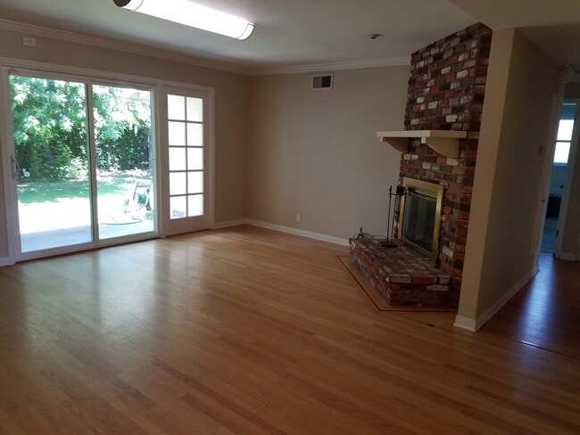 Foto del edificio - 1315 E Barkley Ave