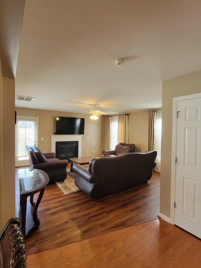 Foto del edificio - 3742 Horseshoe Farm St