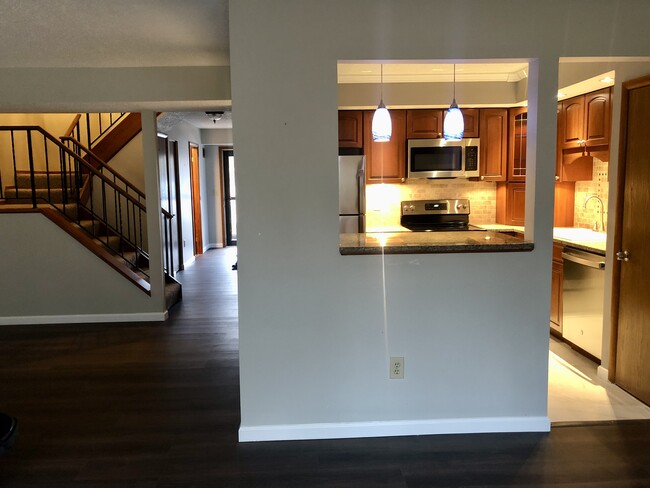 Building Photo - 248 Woodscape Dr