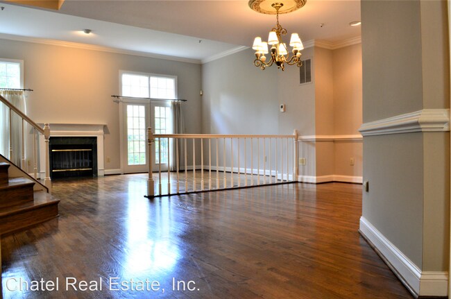 Building Photo - 3 br, 3 bath House - 1530 North Colonial T...