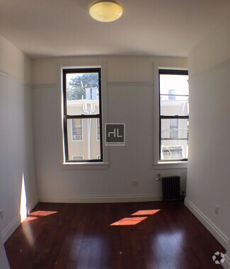 Building Photo - HARMAN STREET / Spacious 1-Bed 1-Bath / Bu...