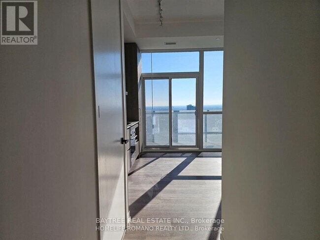 Photo du bâtiment - 225 Commerce St