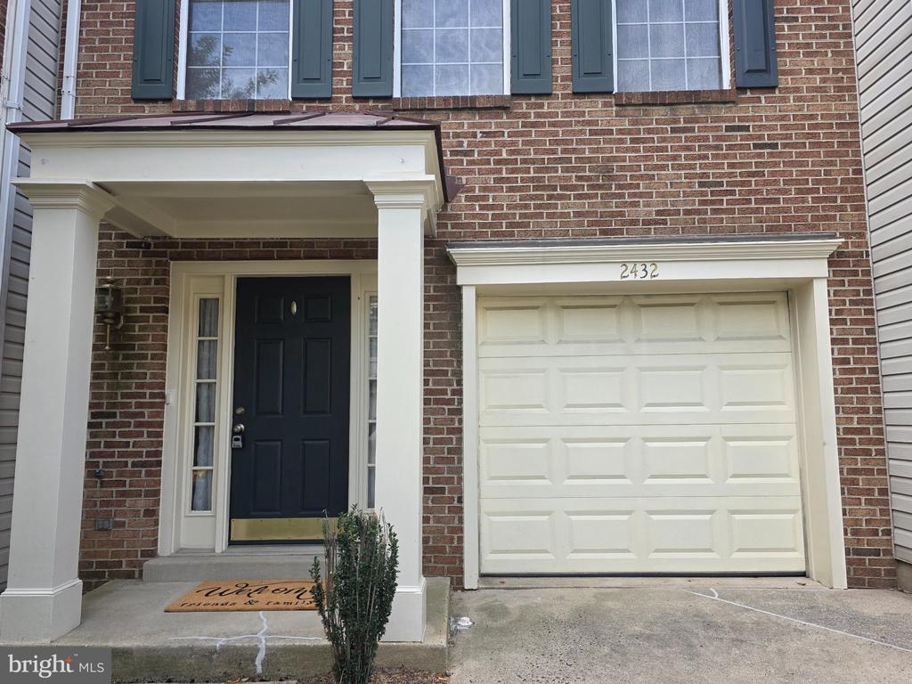 Building Photo - 2432 Clover Field Cir
