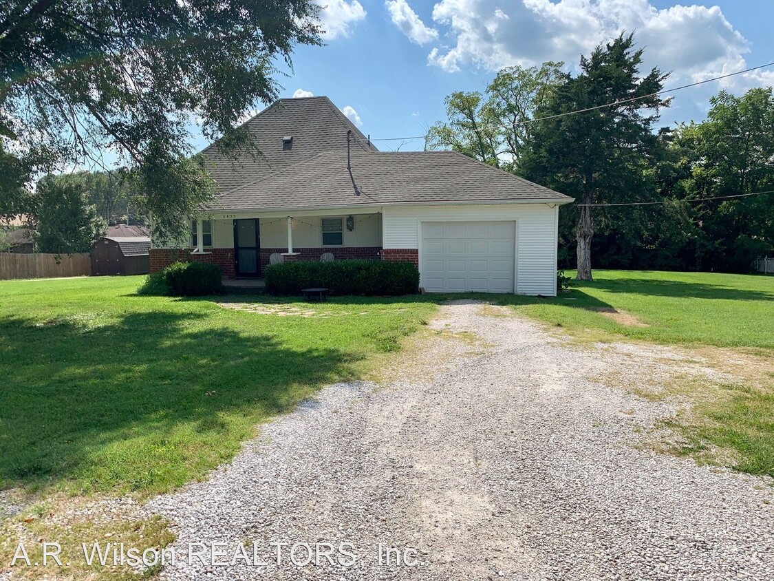 Primary Photo - 3 br, 2 bath House - 3435 N. Farm Rd. 171