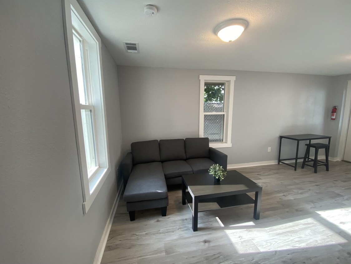 281 S 7th St Unit 1, Indiana, PA 15701 Room for Rent in Indiana, PA