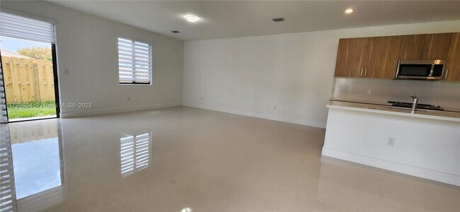 Foto del edificio - 15720 SW 136 Way