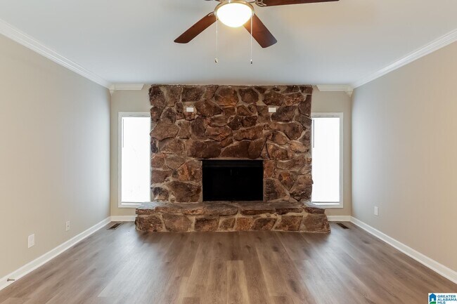 Foto del edificio - 637 16th Ave NW