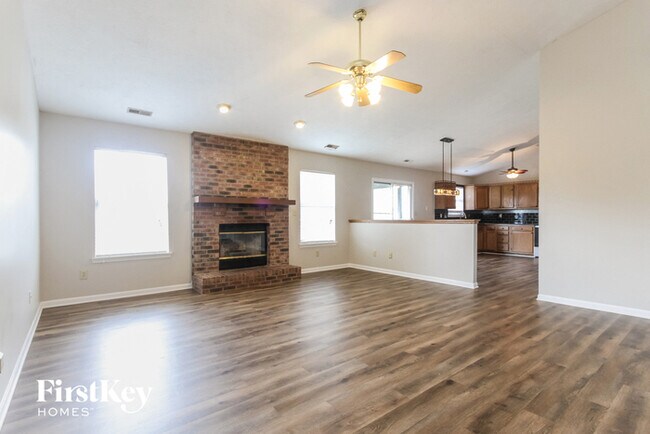 Building Photo - 460 Lullaby Blvd