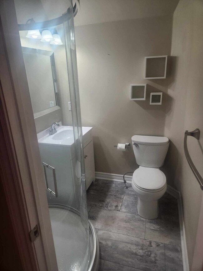 388 King St W Unit 4, Brockville, ON K6V 3S6 Apartment for Rent in