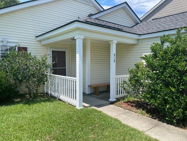 Building Photo - 213 Waterford Ln