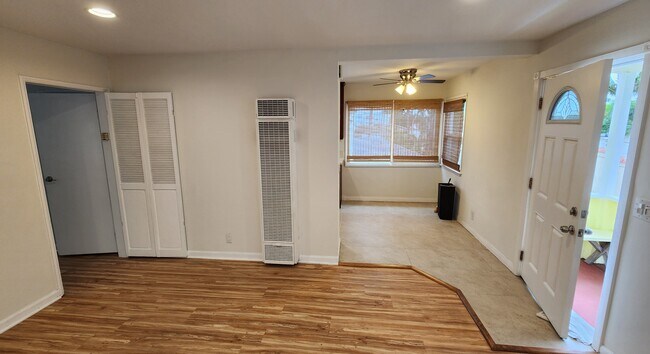 Foto del edificio - 947 Victoria Ave