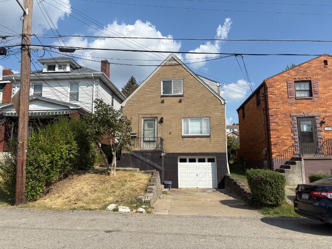 Photo - 1405 Belasco Ave House