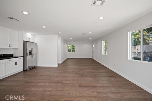 Building Photo - 7443 Balcom Ave