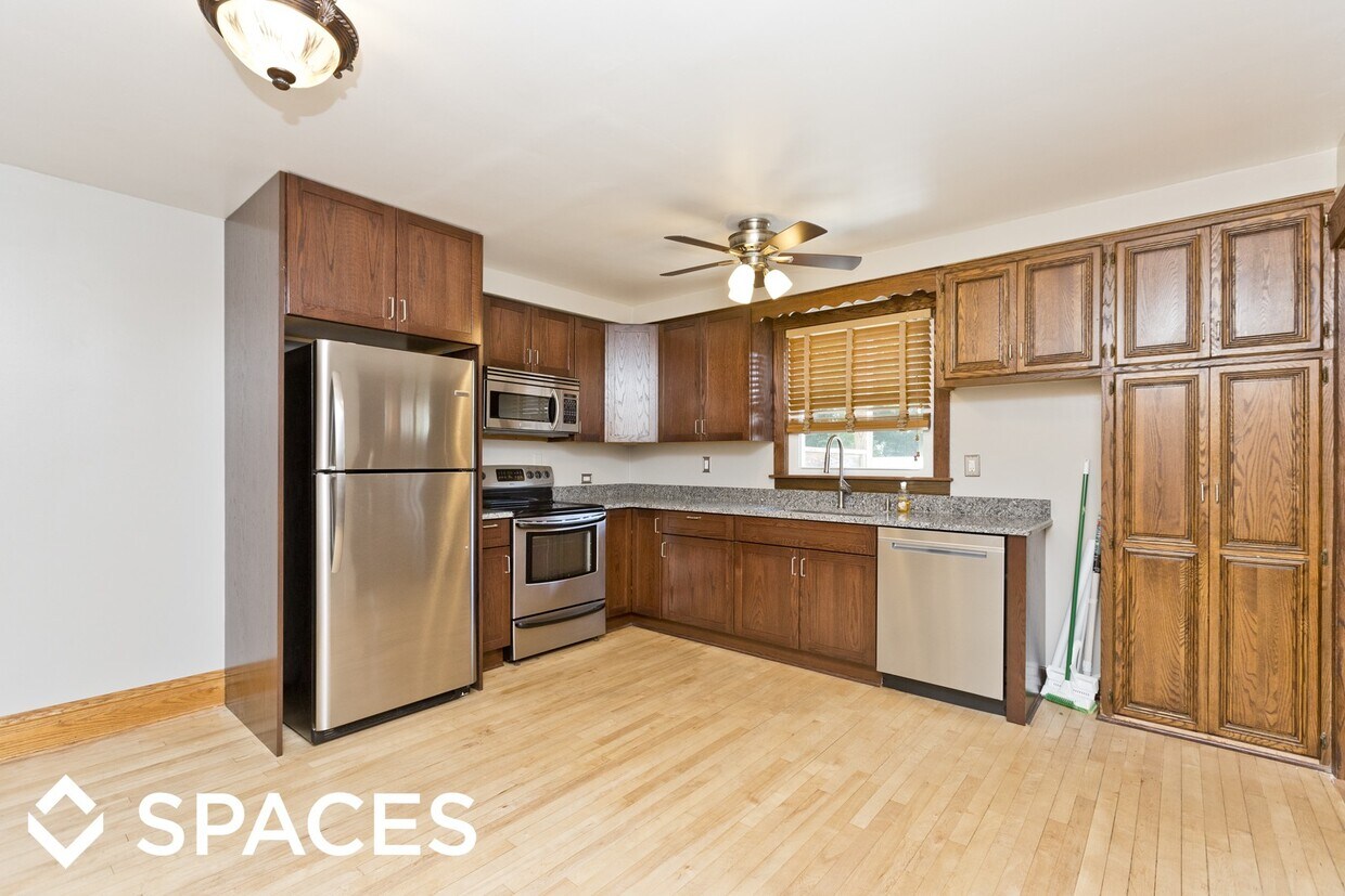 Primary Photo - 3971 N Normandy Ave