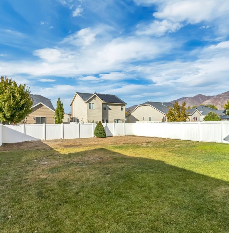 Building Photo - 273 Interlochen Ln