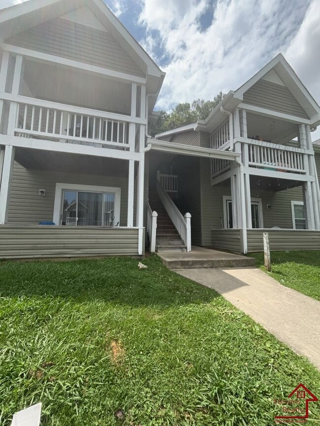 Building Photo - 430 Oriole Dr