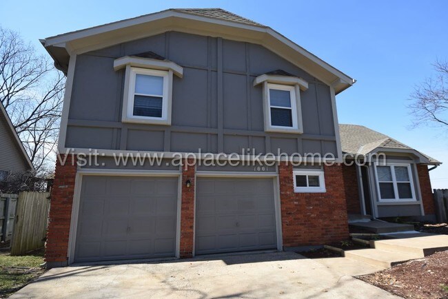 Building Photo - 1001 S Kenwood St Olathe KS 66062