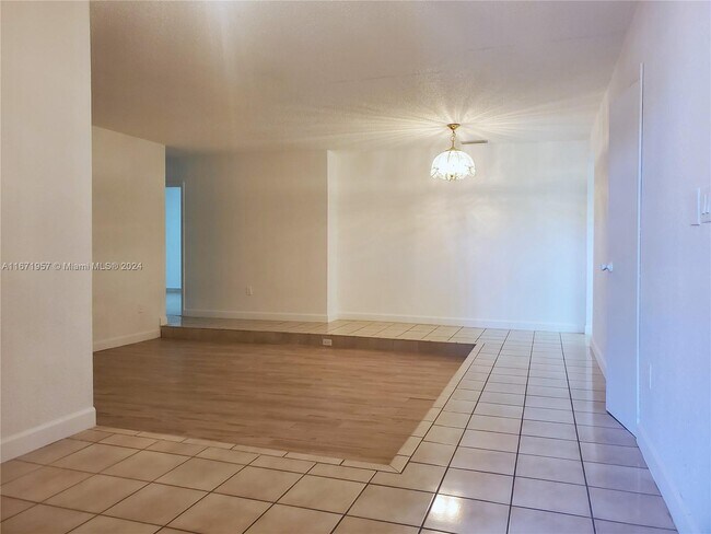 Foto del edificio - 6450 SW 102nd Ave